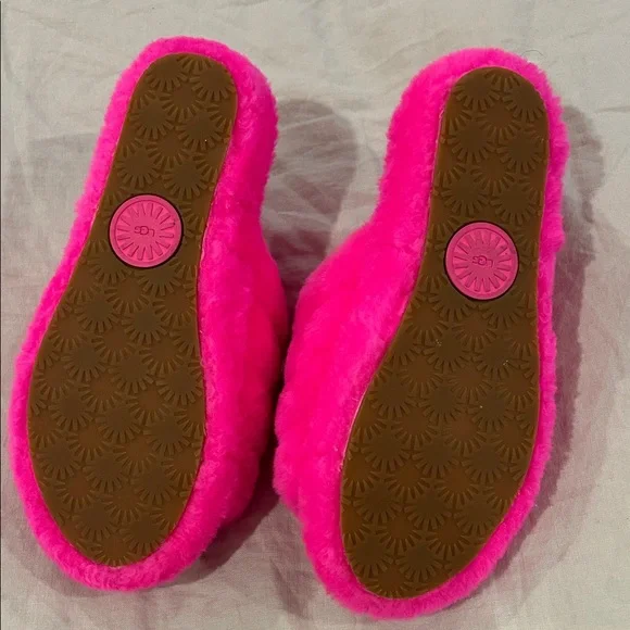 UGG Women's Vibrant Pink Fluffy Slippers - Picture 3 of 3